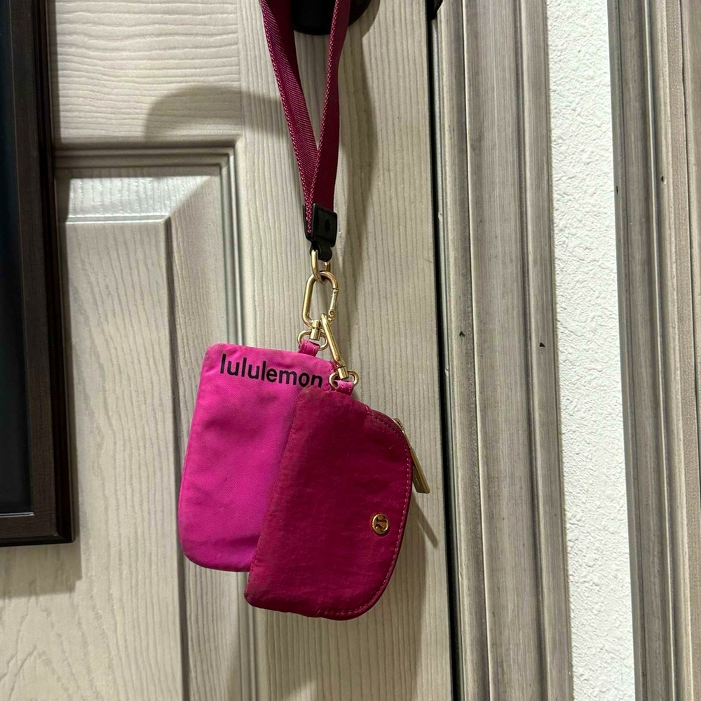 Very good condition lululemon duel pouch wristlet color pink
